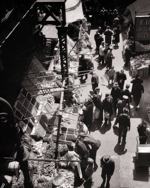 1930s MARKET AT 9TH AVENUE MANHATTAN NEW YORK CITY NEW YORK USA