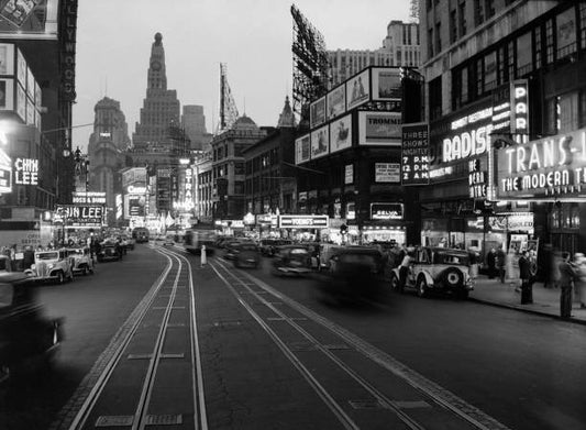 1930s 1934 NIGHT STREET SCENE ON BROADWAY LOOKING SOUTH TO TIMES SQUARE NEW YORK CITY USA