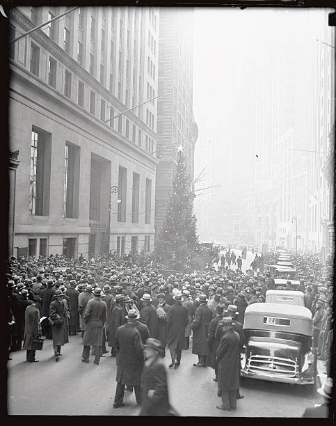 Heartwarming gesture is the observance of Yuletide by employees of buildings and offices of the financial district of N.Y.C. as engendered in a huge
