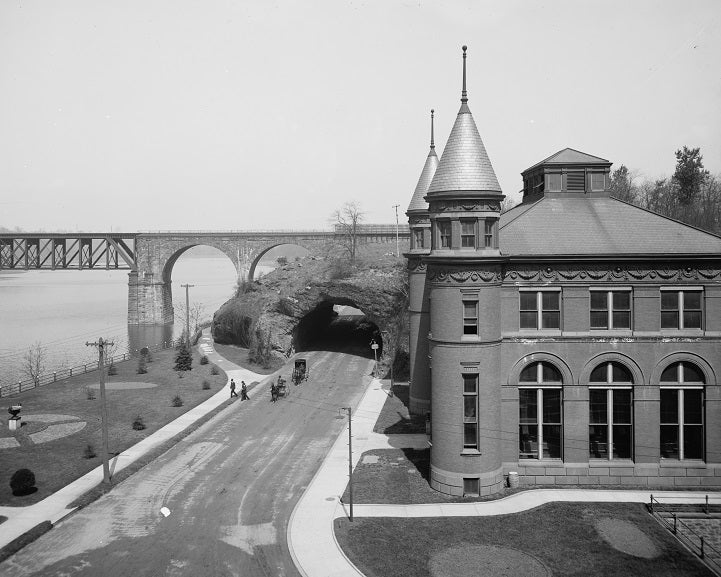 River Drive 1905 Print